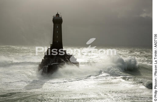 Petra stormon la Vieille lighthouse - © Philip Plisson / Plisson La Trinité / AA37156 - Photo Galleries - Lighthouse