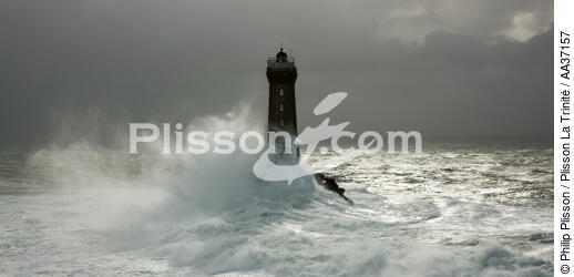 Petra stormon la Vieille lighthouse - © Philip Plisson / Plisson La Trinité / AA37157 - Photo Galleries - Lighthouse