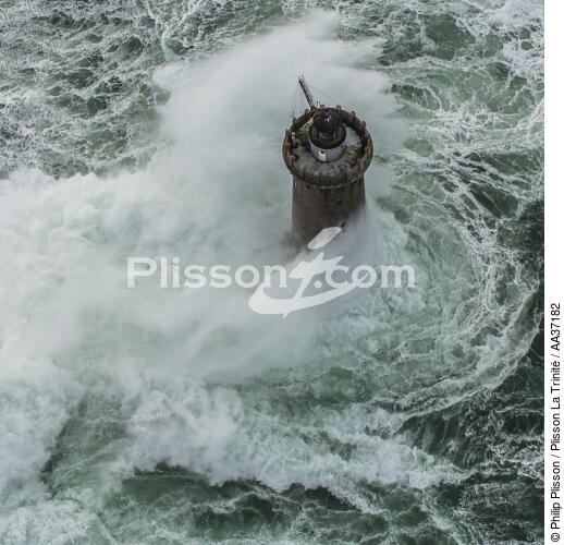 Tempête Petra sur le phare du Four - © Philip Plisson / Plisson La Trinité / AA37182 - Nos reportages photos - Signalisation maritime