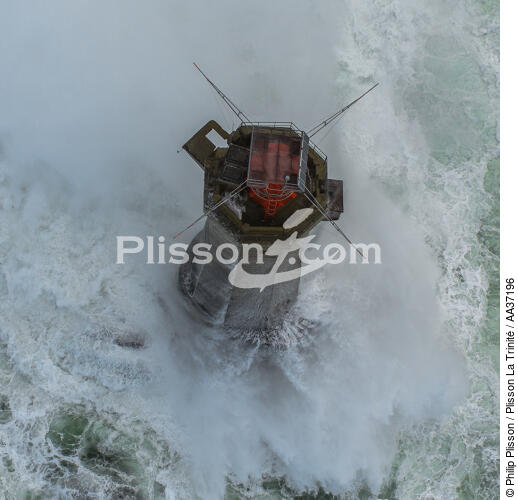 Tempête Petra sur le phare de Nividic - © Philip Plisson / Plisson La Trinité / AA37196 - Nos reportages photos - Finistère