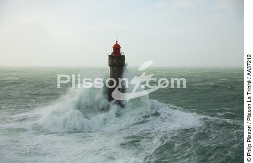 Phare de la Jument - © Philip Plisson / Plisson La Trinité / AA37212 - Nos reportages photos - Signalisation maritime