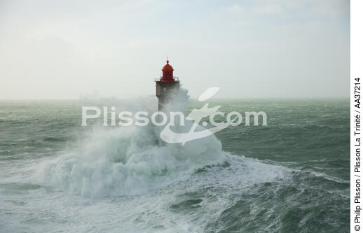 La Jument lighthouse - © Philip Plisson / Plisson La Trinité / AA37214 - Photo Galleries - Geomorphology