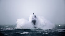Le Four lighthouse © Guillaume Plisson / Pêcheur d’Images / AA37230 - Photo Galleries - Geomorphology