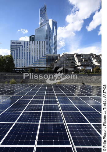 Planet Solar - © Philip Plisson / Plisson La Trinité / AA37426 - Photo Galleries - Solar catamaran