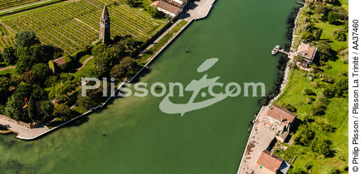 Burano island - © Philip Plisson / Plisson La Trinité / AA37460 - Photo Galleries - Venetian lagoon