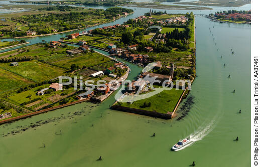L'île de Burano - © Philip Plisson / Plisson La Trinité / AA37461 - Nos reportages photos - Lagune de Venise