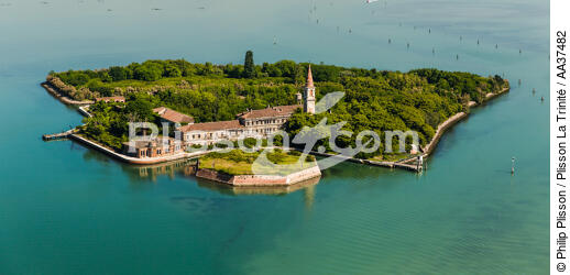 L'île de Povoglia dans la Lagune de Venise - © Philip Plisson / Plisson La Trinité / AA37482 - Nos reportages photos - Vue aérienne
