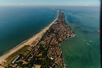 l'ïle du Lido qui protège la lagune de Venise © Philip Plisson / Plisson La Trinité / AA37499 - Nos reportages photos - Ile [It]