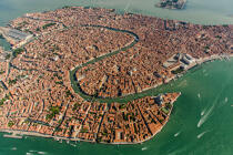 Venice © Philip Plisson / Plisson La Trinité / AA37582 - Photo Galleries - Aerial shot