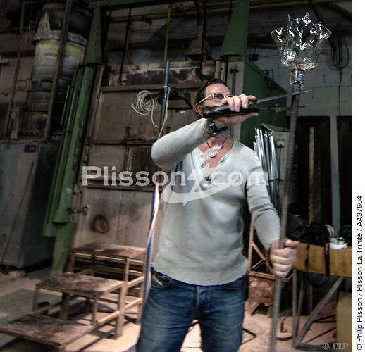 Glass work art at the Murano [AT] - © Philip Plisson / Plisson La Trinité / AA37604 - Photo Galleries - Italy