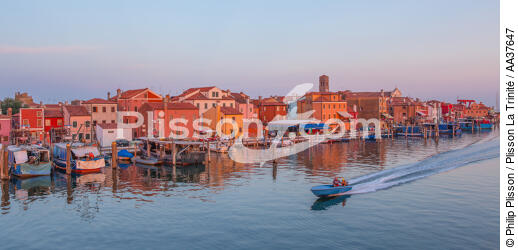 Pellestrina in the Venice Lagoon [AT] - © Philip Plisson / Plisson La Trinité / AA37647 - Photo Galleries - Venetian lagoon
