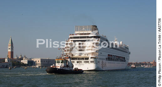 Traffic des paquebots à Venise - © Philip Plisson / Plisson La Trinité / AA37706 - Nos reportages photos - Ville [It]