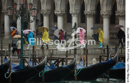 Grande marée à Venise - © Philip Plisson / Plisson La Trinité / AA37733 - Nos reportages photos - Marée