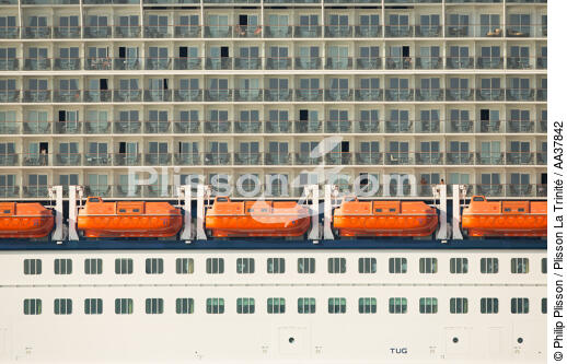 Paquebot - © Philip Plisson / Plisson La Trinité / AA37842 - Nos reportages photos - Transport maritime
