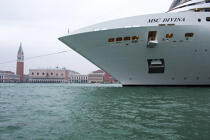 Trafic des paquebots dans Venise © Philip Plisson / Plisson La Trinité / AA37923 - Nos reportages photos - Ville [It]