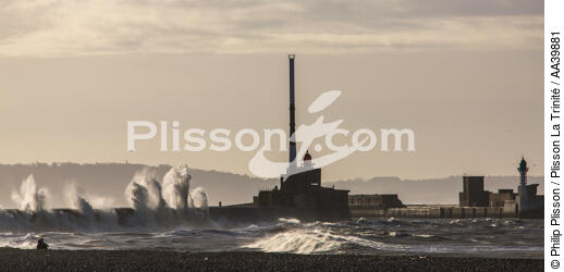 Le Havre in Normandy - © Philip Plisson / Plisson La Trinité / AA39881 - Photo Galleries - Wave