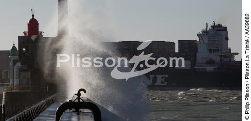 Le Havre in Normandy - © Philip Plisson / Plisson La Trinité / AA39882 - Photo Galleries - Storm at sea