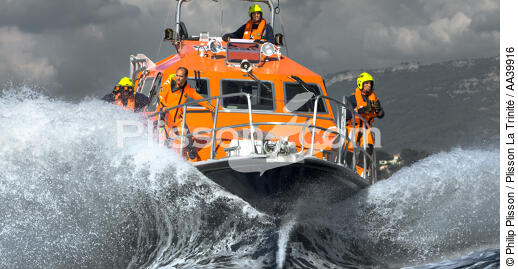 Sauvetage en mer - © Philip Plisson / Plisson La Trinité / AA39916 - Nos reportages photos - Canot de sauvetage