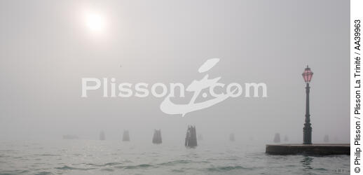 Brume sur Venise - © Philip Plisson / Plisson La Trinité / AA39963 - Nos reportages photos - Brume