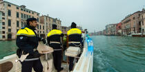 The Venetian police © Philip Plisson / Plisson La Trinité / AA39968 - Photo Galleries - Town [It]