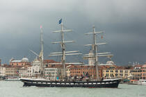 Le trois-mâts barque Belem devant Venise © Philip Plisson / Pêcheur d’Images / AA39973 - Nos reportages photos - Grand voilier