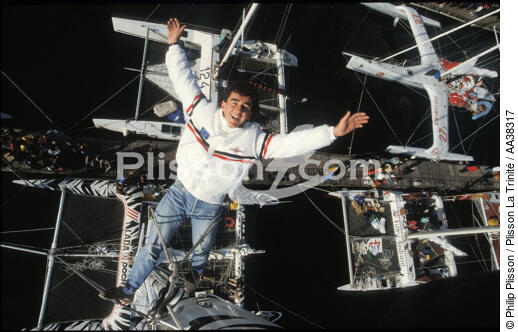 Loic Peyron au départ de la route du Rhum en 1986 - © Philip Plisson / Plisson La Trinité / AA38317 - Nos reportages photos - Personnalité