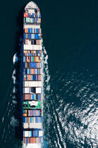 © Philip Plisson / Plisson La Trinité / AA38401 Porte-conteneur CMA CGM Médéa dans le rail d'ouessant. - Nos reportages photos - Transport maritime