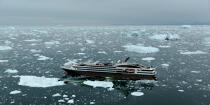 © Philip Plisson / Plisson La Trinité / AA38597 Sur la côte ouest du Groenland - Nos reportages photos - Transport maritime