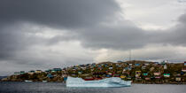 © Philip Plisson / Plisson La Trinité / AA38599 On the west coast of Greenland - Photo Galleries - Ground shot