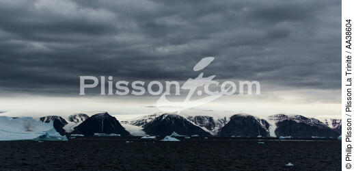 On the west coast of Greenland - © Philip Plisson / Plisson La Trinité / AA38604 - Photo Galleries - Greenland
