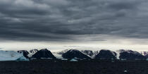 © Philip Plisson / Plisson La Trinité / AA38604 On the west coast of Greenland - Photo Galleries - Ground shot