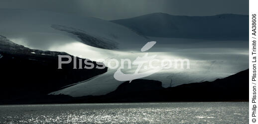 On the west coast of Greenland - © Philip Plisson / Plisson La Trinité / AA38606 - Photo Galleries - Greenland