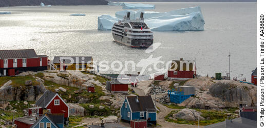 On the west coast of Greenland - © Philip Plisson / Plisson La Trinité / AA38620 - Photo Galleries - Greenland