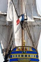 © Philip Plisson / Plisson La Trinité / AA38651 L'Hermione en navigation - Nos reportages photos - Vertical