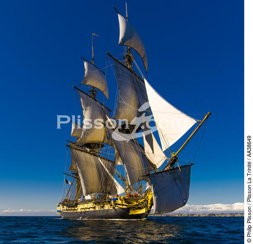 L'Hermione at sea - © Philip Plisson / Plisson La Trinité / AA38649 - Photo Galleries - Hermione