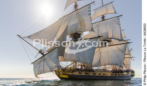 L'Hermione en navigation - © Philip Plisson / Plisson La Trinité / AA38650 - Nos reportages photos - Frégate