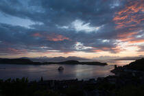 Sunset on Oban © Philip Plisson / Plisson La Trinité / AA38739 - Nos reportages photos - Astre