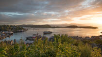 © Philip Plisson / Plisson La Trinité / AA38743 Couché de soleil sur Oban - Photo Galleries - Scotland