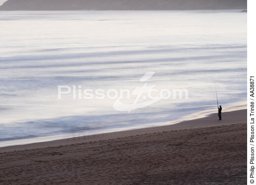Wilderness - © Philip Plisson / Plisson La Trinité / AA38871 - Photo Galleries - Line fishing