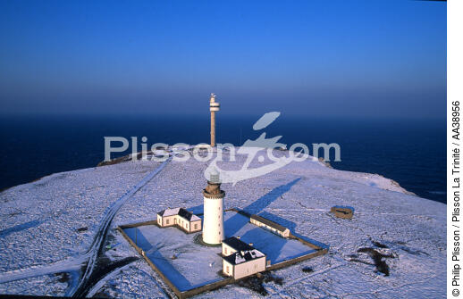 Le Stiff lighthouse - © Philip Plisson / Plisson La Trinité / AA38956 - Photo Galleries - Lighthouse [29]