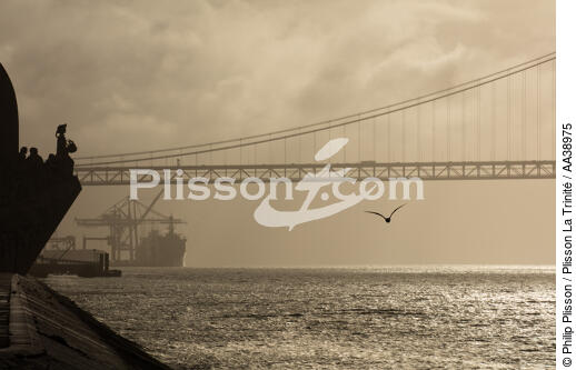 Lisbonne - © Philip Plisson / Plisson La Trinité / AA38975 - Nos reportages photos - Pont