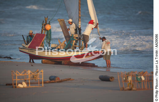 Jangaderos - © Philip Plisson / Plisson La Trinité / AA39086 - Photo Galleries - Maritime activity