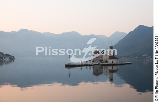 Saint George Island - © Philip Plisson / Plisson La Trinité / AA39211 - Photo Galleries - Montenegro