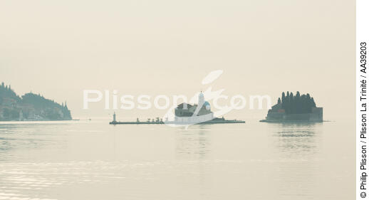 Saint George Island - © Philip Plisson / Plisson La Trinité / AA39203 - Photo Galleries - Montenegro