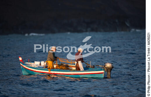 The Stromboli - © Philip Plisson / Plisson La Trinité / AA39221 - Photo Galleries - Types of fishing