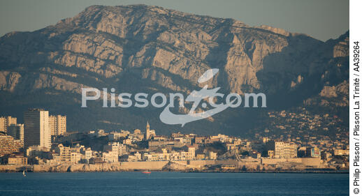 Marseille - © Philip Plisson / Plisson La Trinité / AA39264 - Photo Galleries - Bouches du Rhône