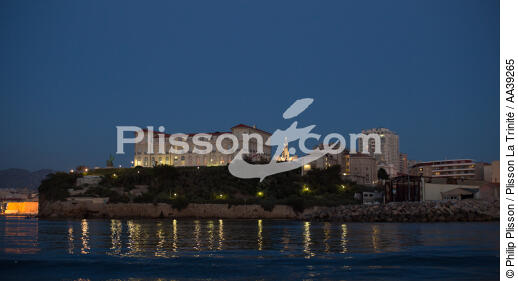 Marseille - © Philip Plisson / Plisson La Trinité / AA39265 - Photo Galleries - Night