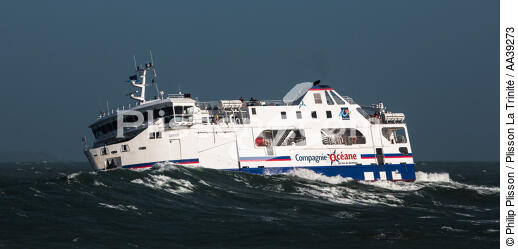 Ferry reliant Quiberon et Belle ile - © Philip Plisson / Plisson La Trinité / AA39273 - Nos reportages photos - Temps