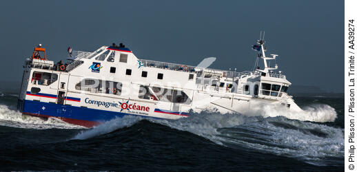 Ferry reliant Quiberon et Belle ile - © Philip Plisson / Pêcheur d’Images / AA39274 - Nos reportages photos - Mer