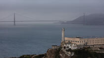 Alcatraz lighthouse © Philip Plisson / Plisson La Trinité / AA39312 - Photo Galleries - Maritime activity